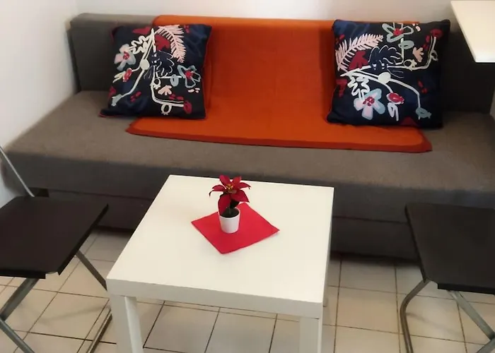 Petit Studio Renove Proche Place Republique 75011